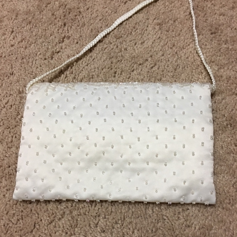 NWOT white satin hand beaded evening bag - Picture 2 of 4